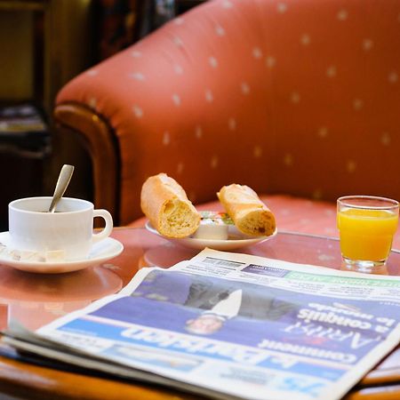 Hotel De Milan Parigi Esterno foto