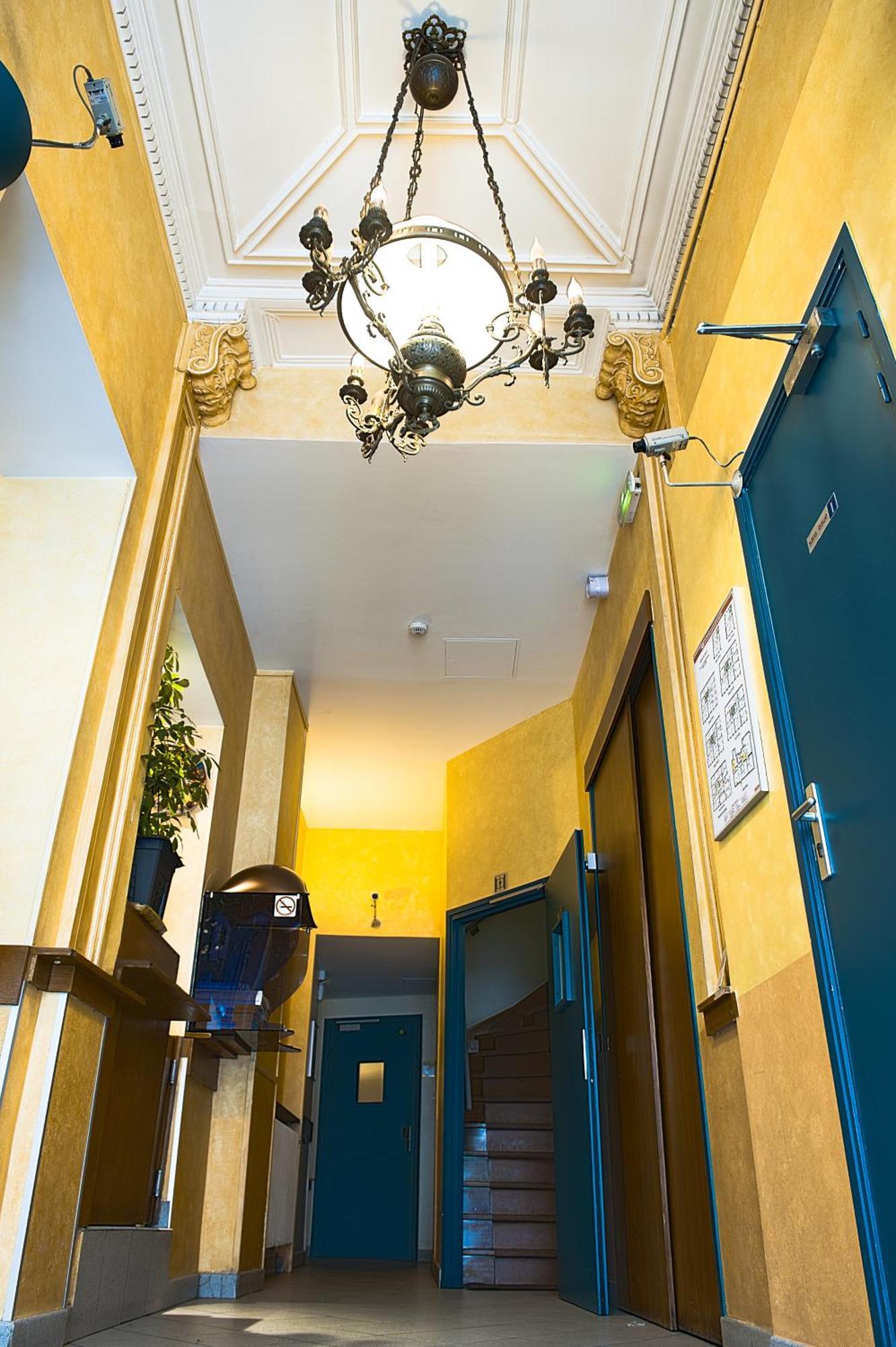 Hotel De Milan Parigi Esterno foto